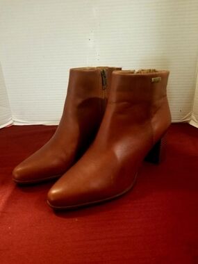Women's Root Brown Leather Ankle Boots Size 6, New Condition